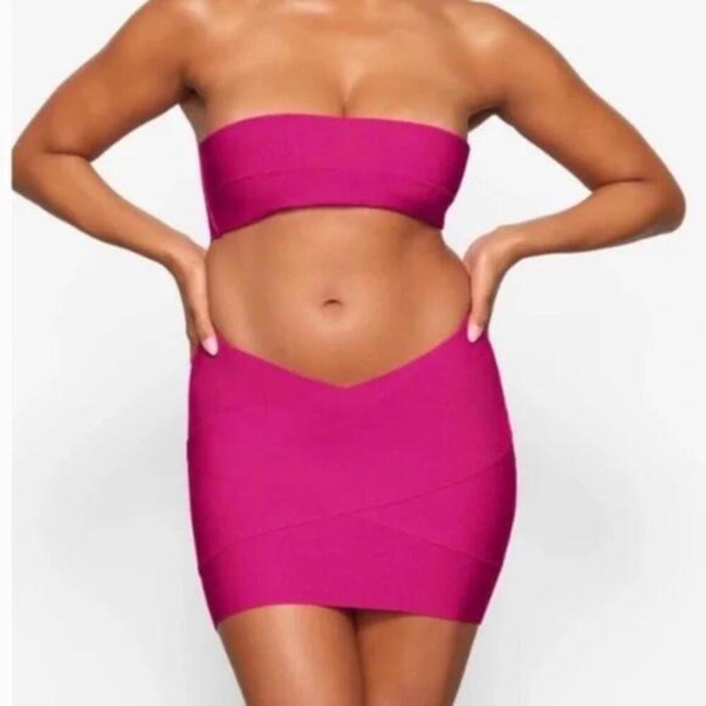 SKIMS Knit Swim Mini Skirt Magenta Size L NWT High Waisted Beach Coverup